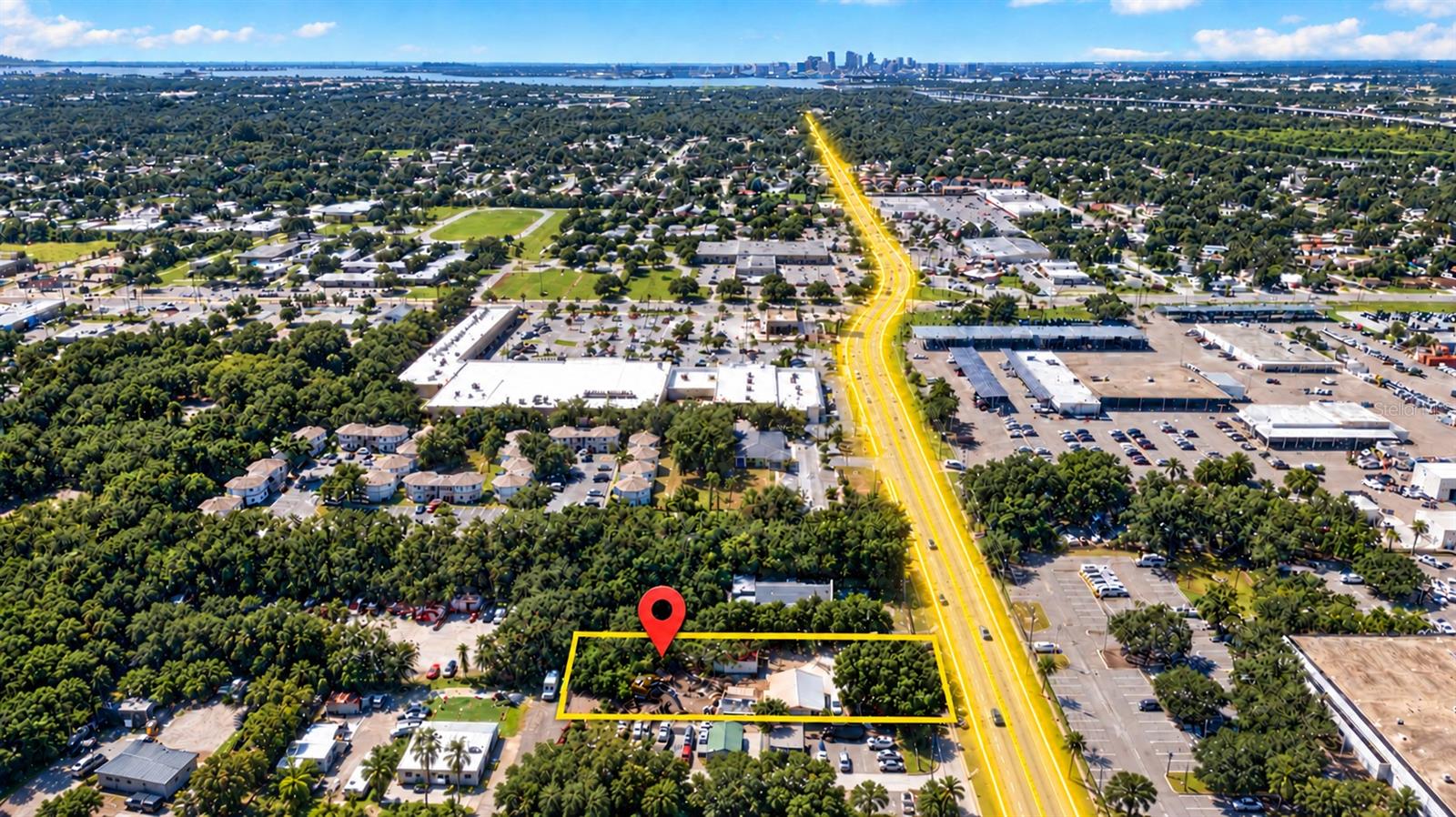 8021 Palm River Rd — photo