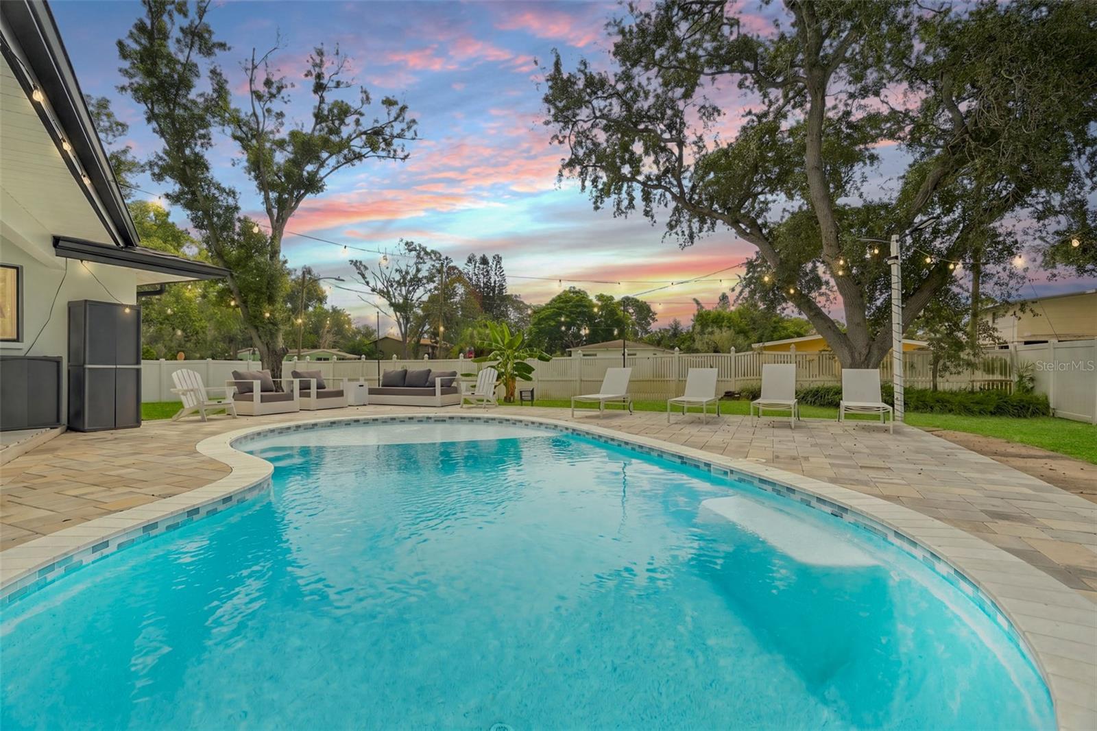 330 Patica Rd NE, St Petersburg, FL 33702 — photo 2