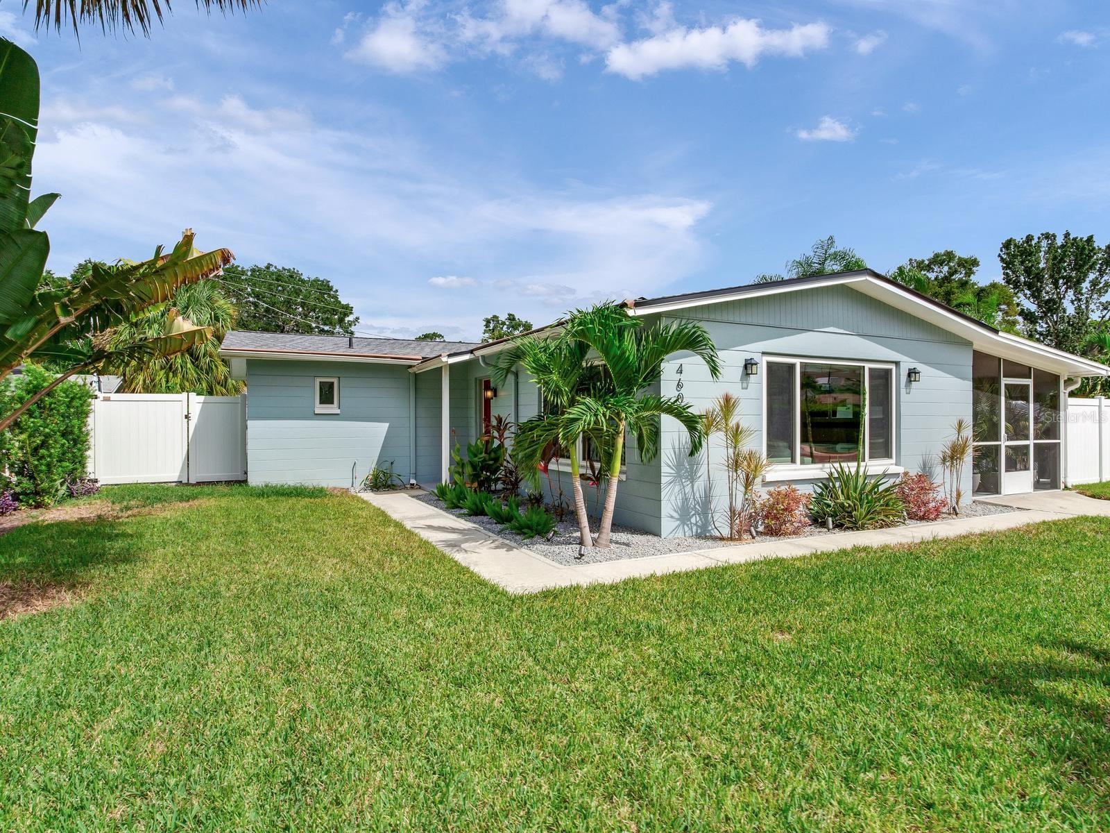 4609 W Hawthorne Rd — photo
