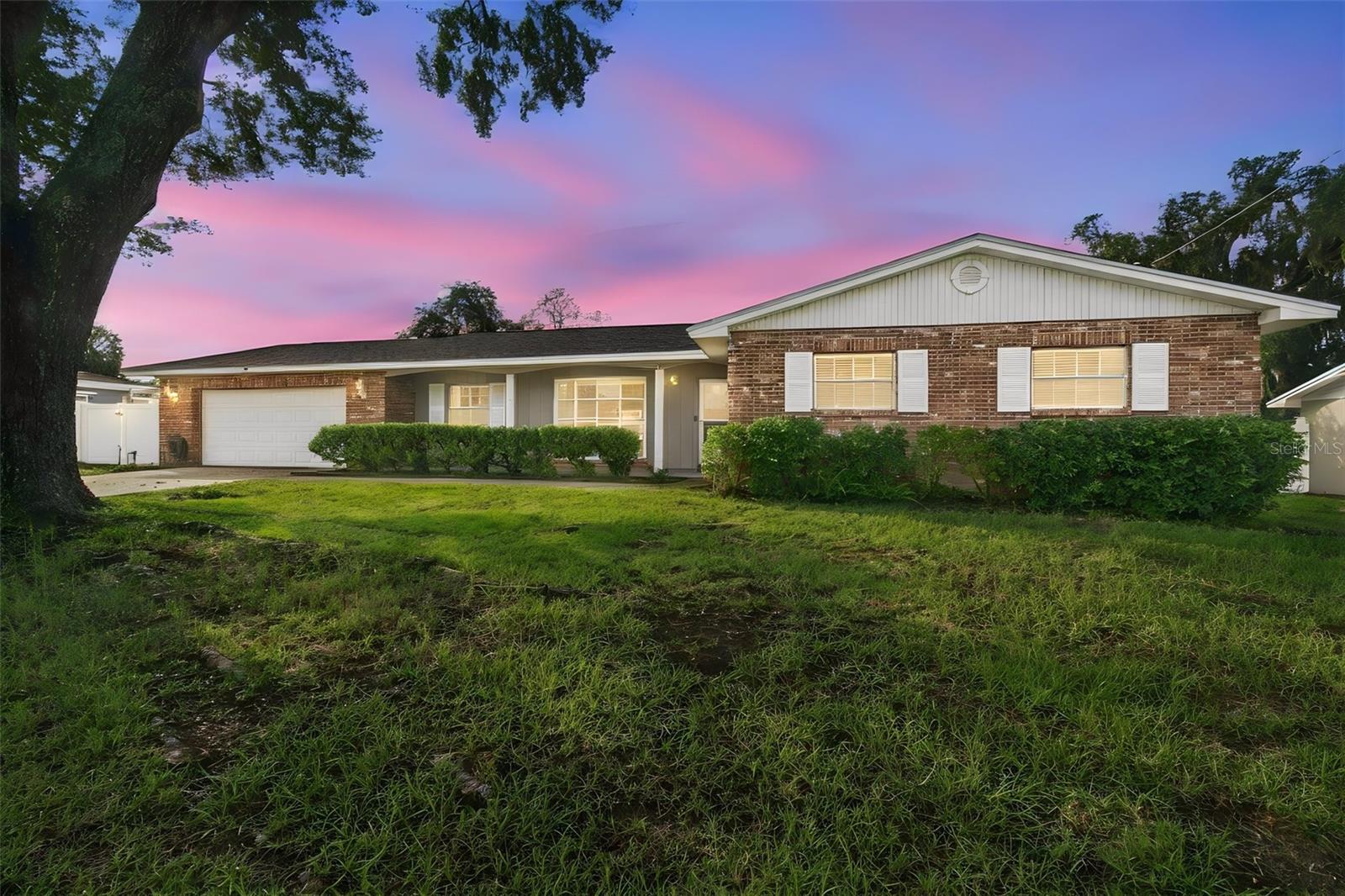 105 Ashbrook Dr — photo