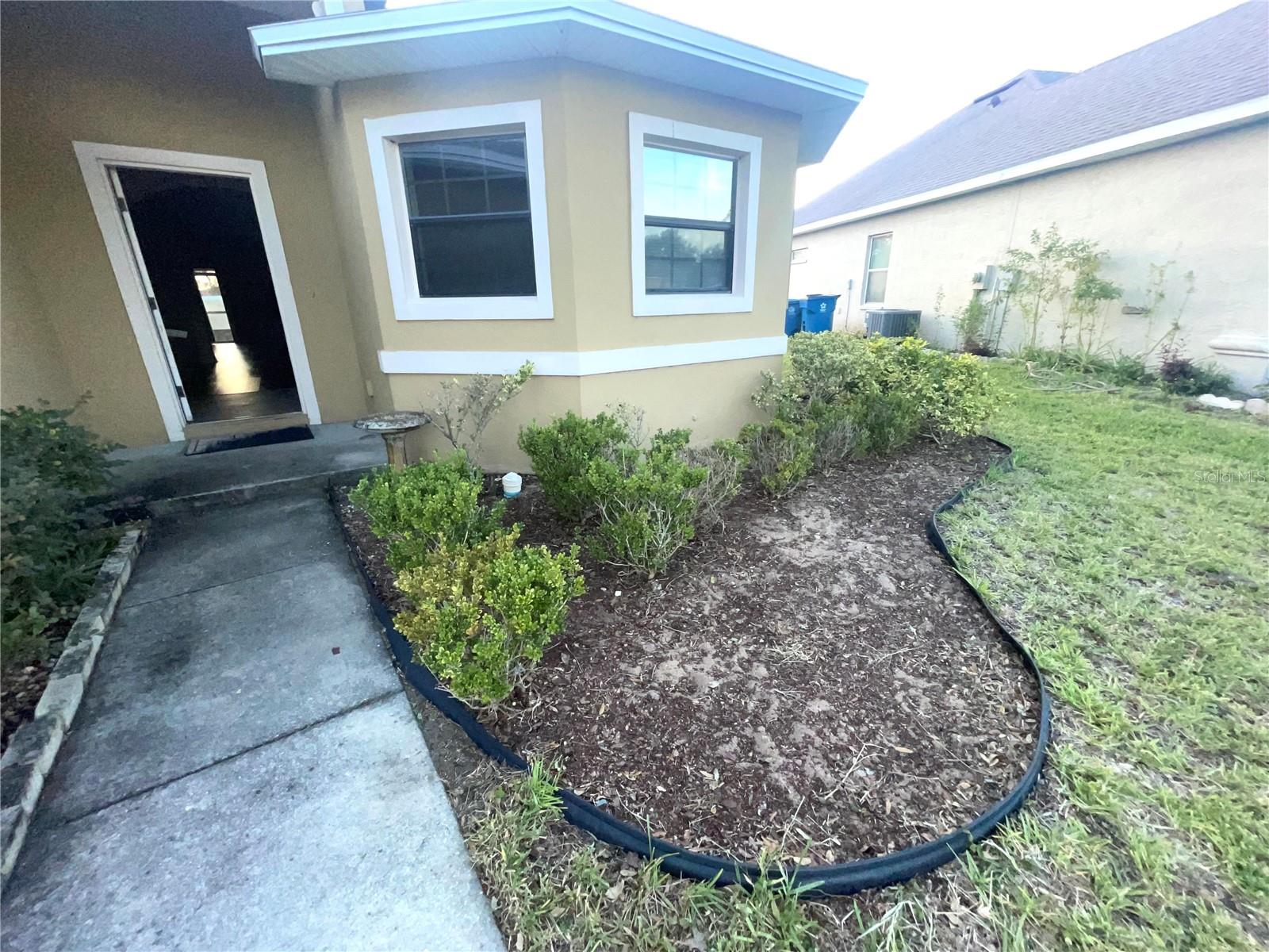 273 Tower View Dr E — photo