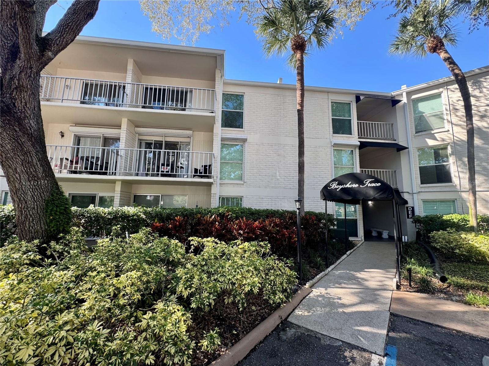 3325 Bayshore Blvd #F31 — photo