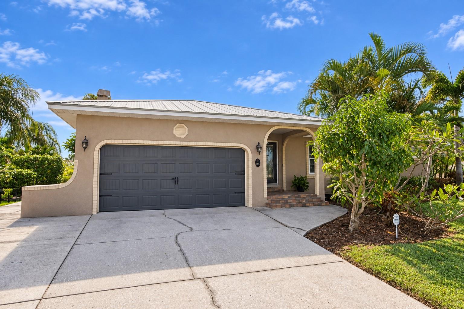 816 Eagle Lane, Apollo Beach, FL 33572 — photo 2