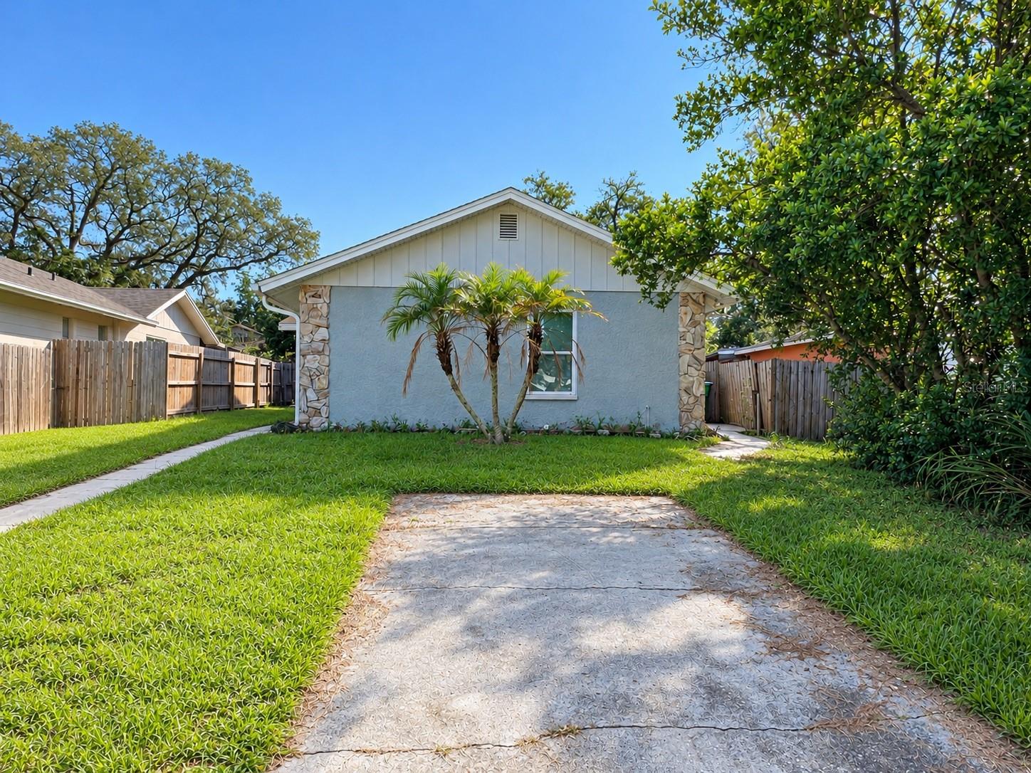 10417 N Hartts Dr — photo
