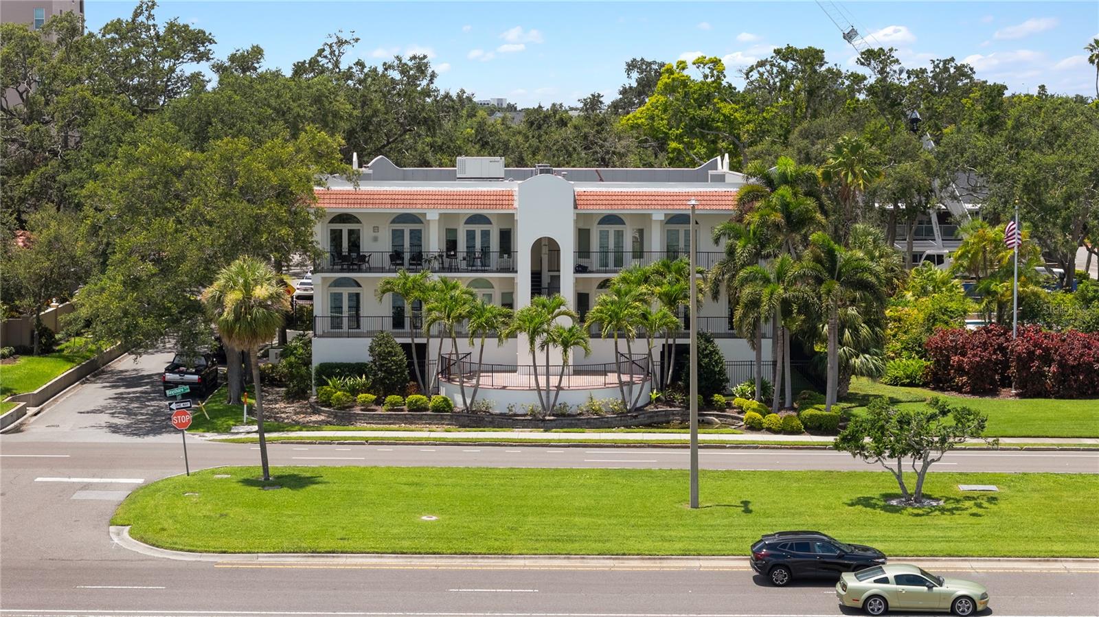2419 Bayshore Blvd #3N — photo