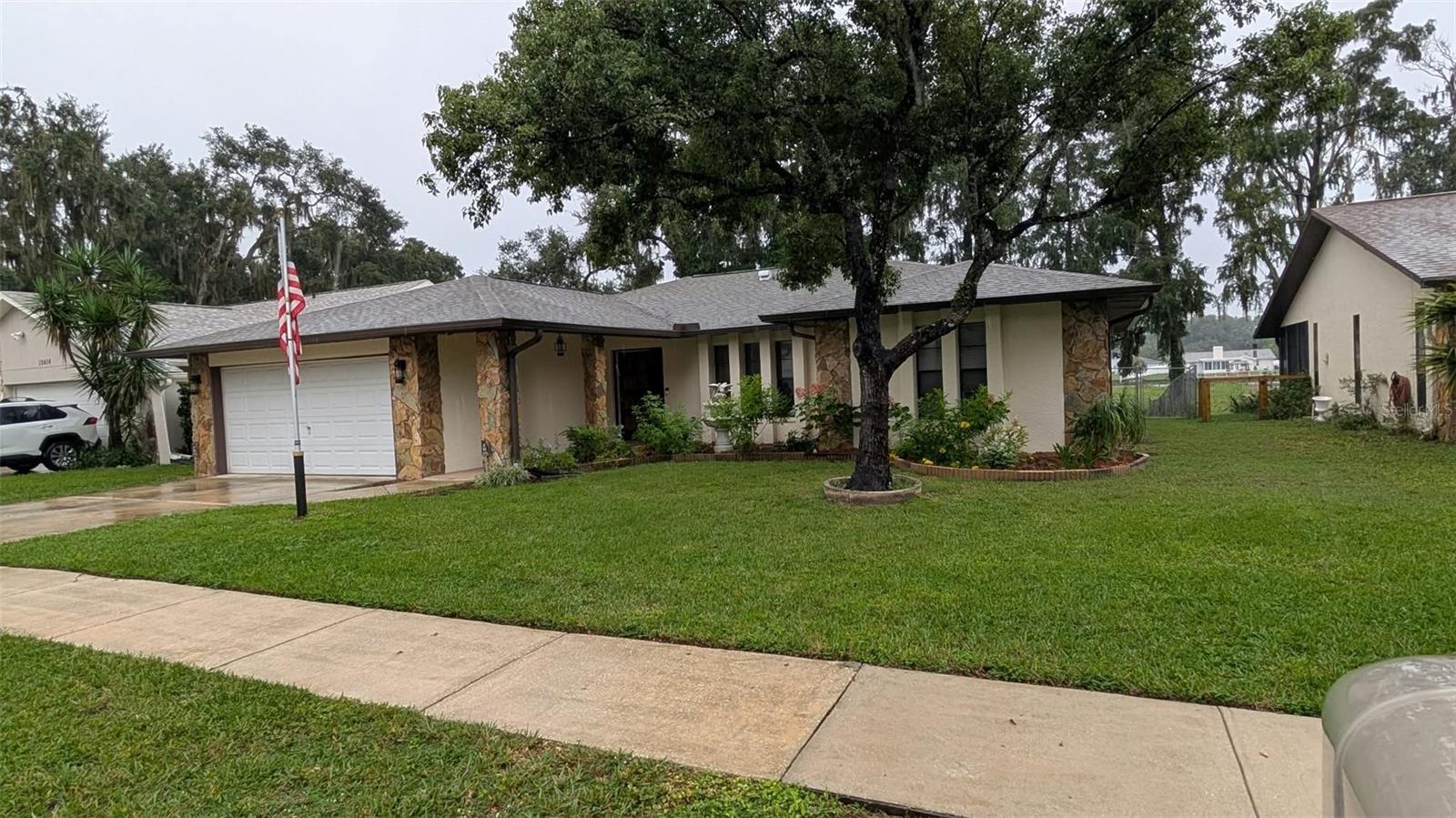 12408 Golden Oak Cir — photo