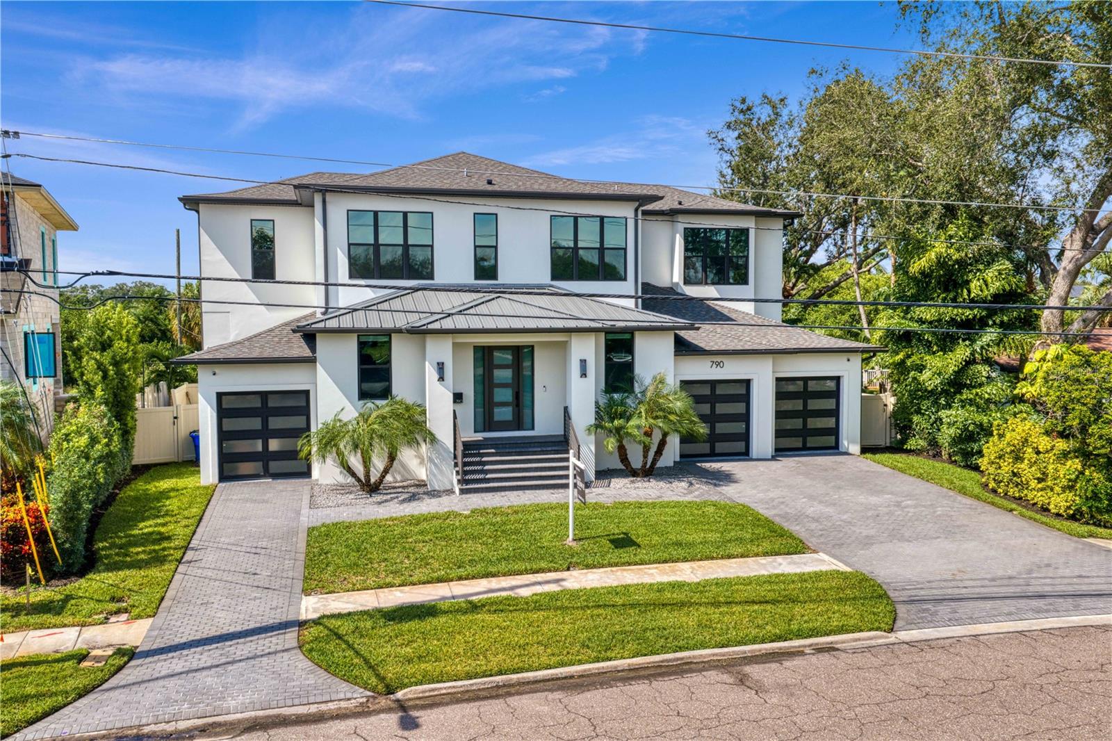 790 Cordova Blvd NE — photo