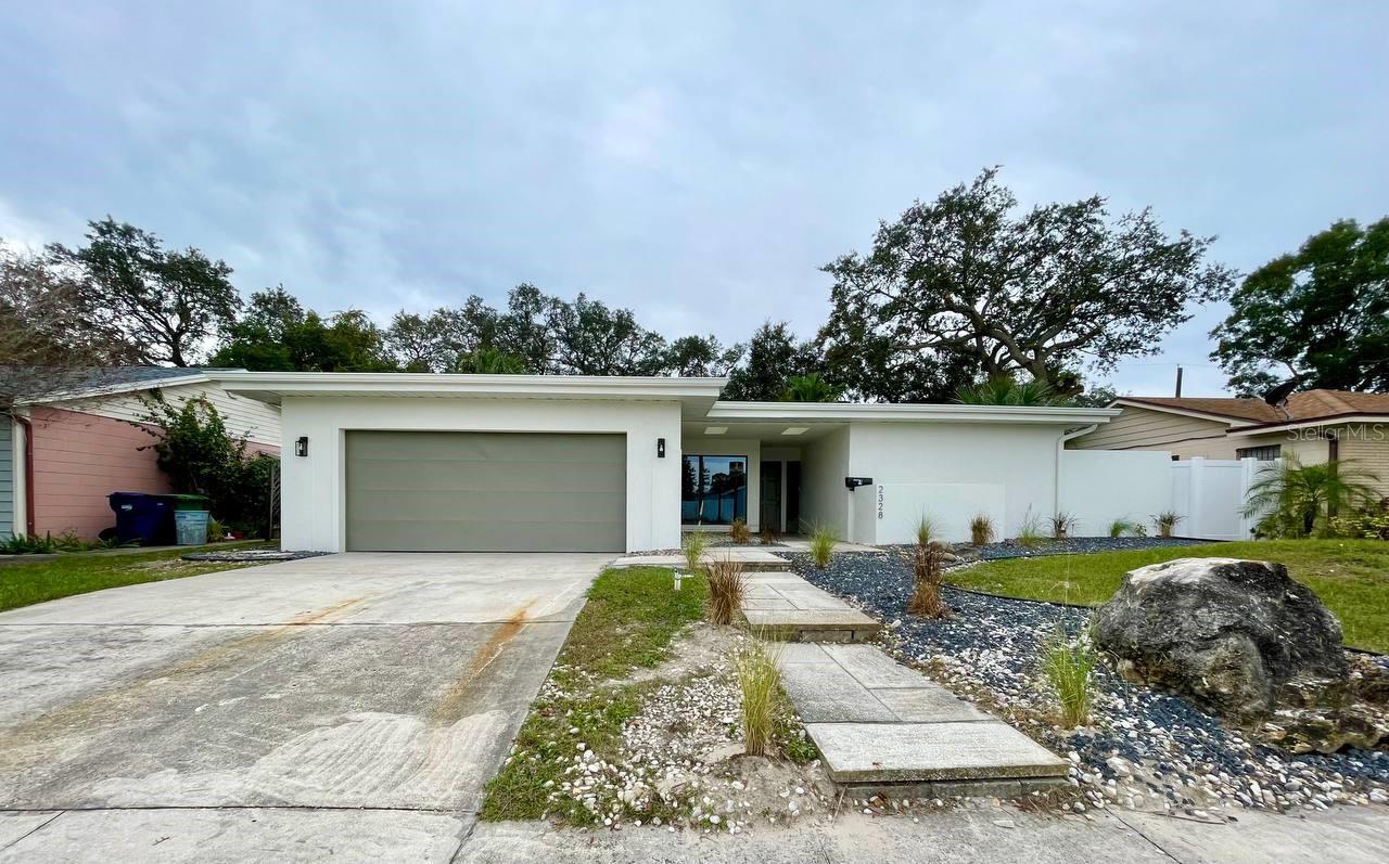 2328 Fern Pl — photo