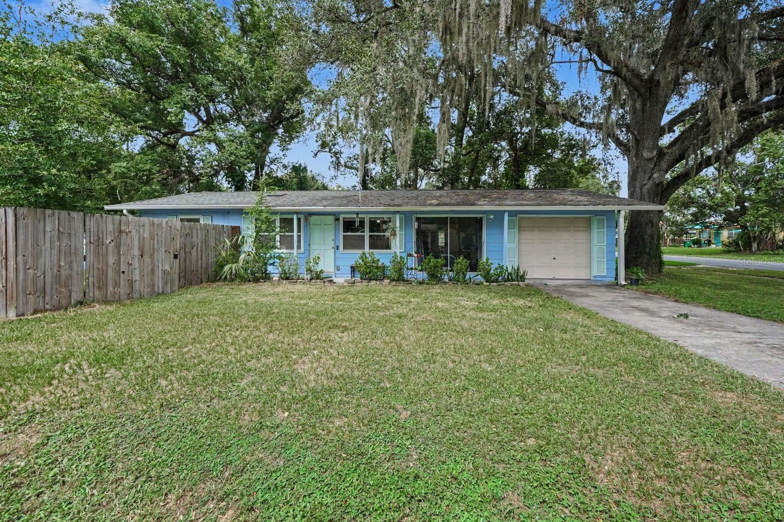 Home in Zephyrhills, FL 33542 — photo 2