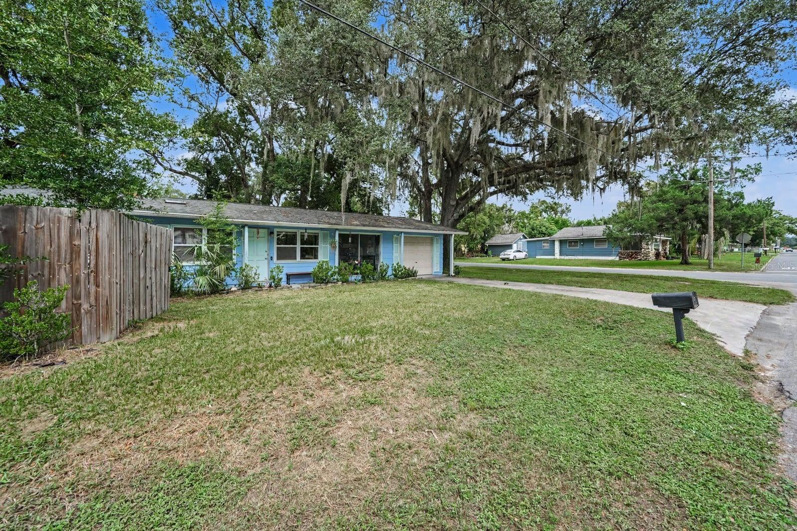 Home in Zephyrhills, FL 33542 — photo 3