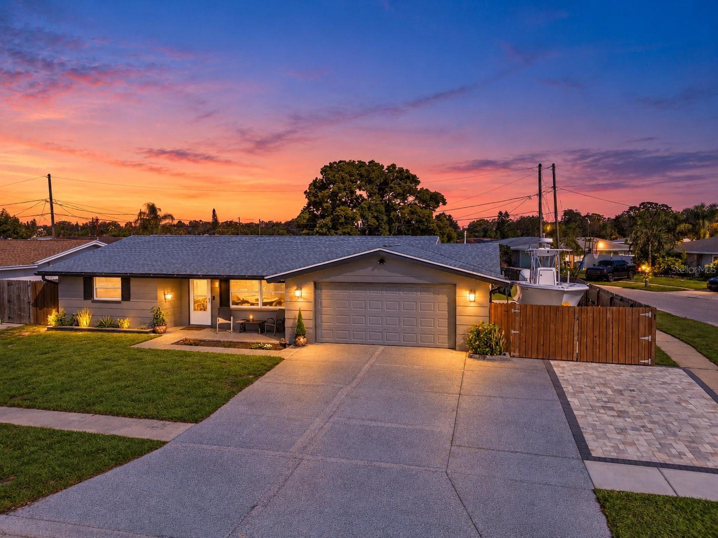 5735 Mosaic Dr — photo