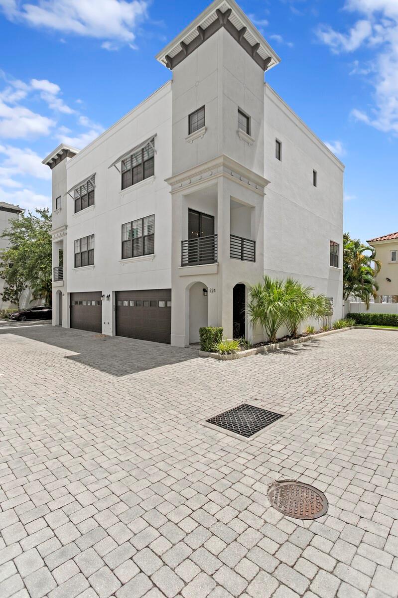 224 S Audubon Ave — photo