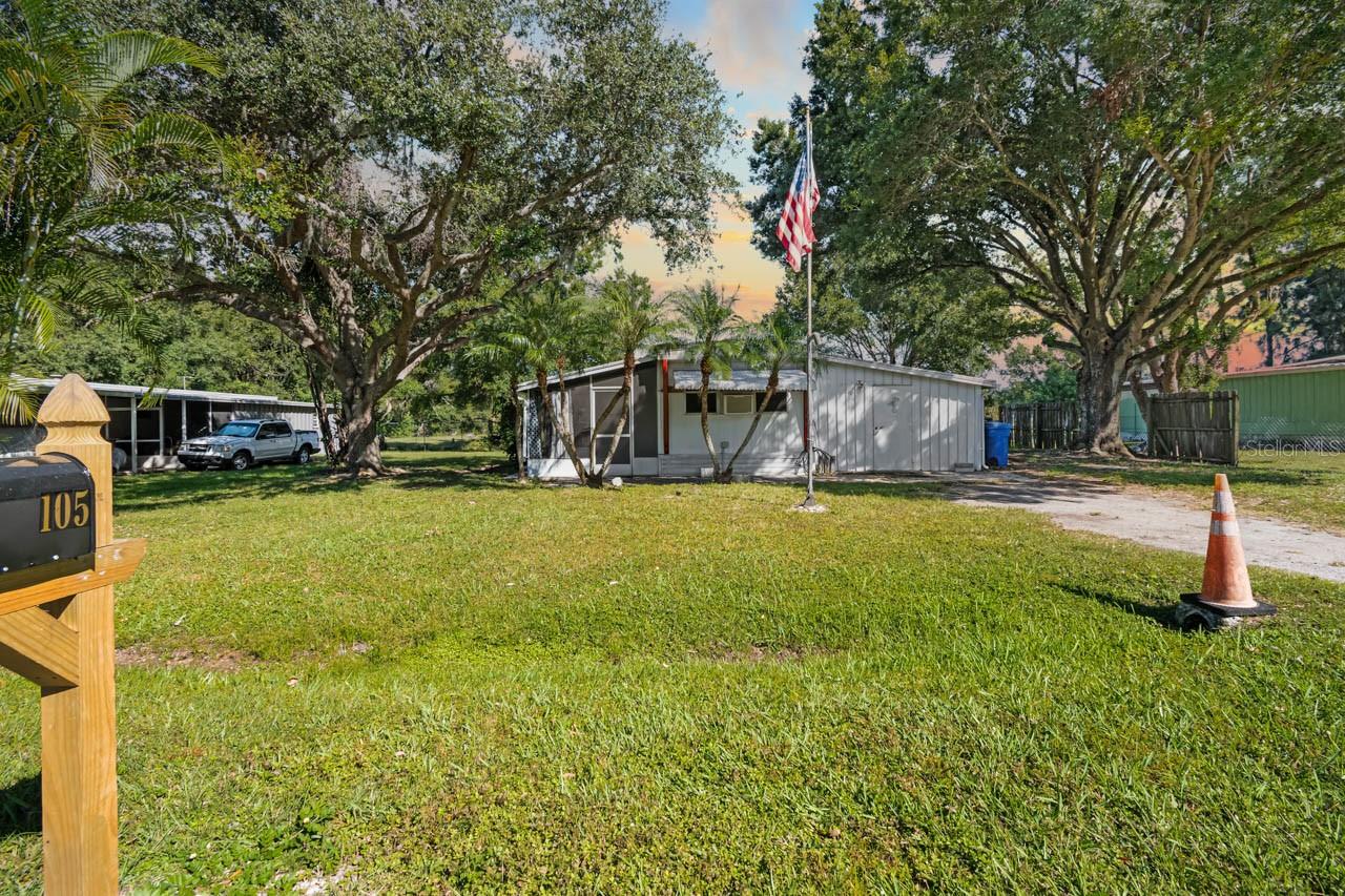 105 Domino Dr N — photo