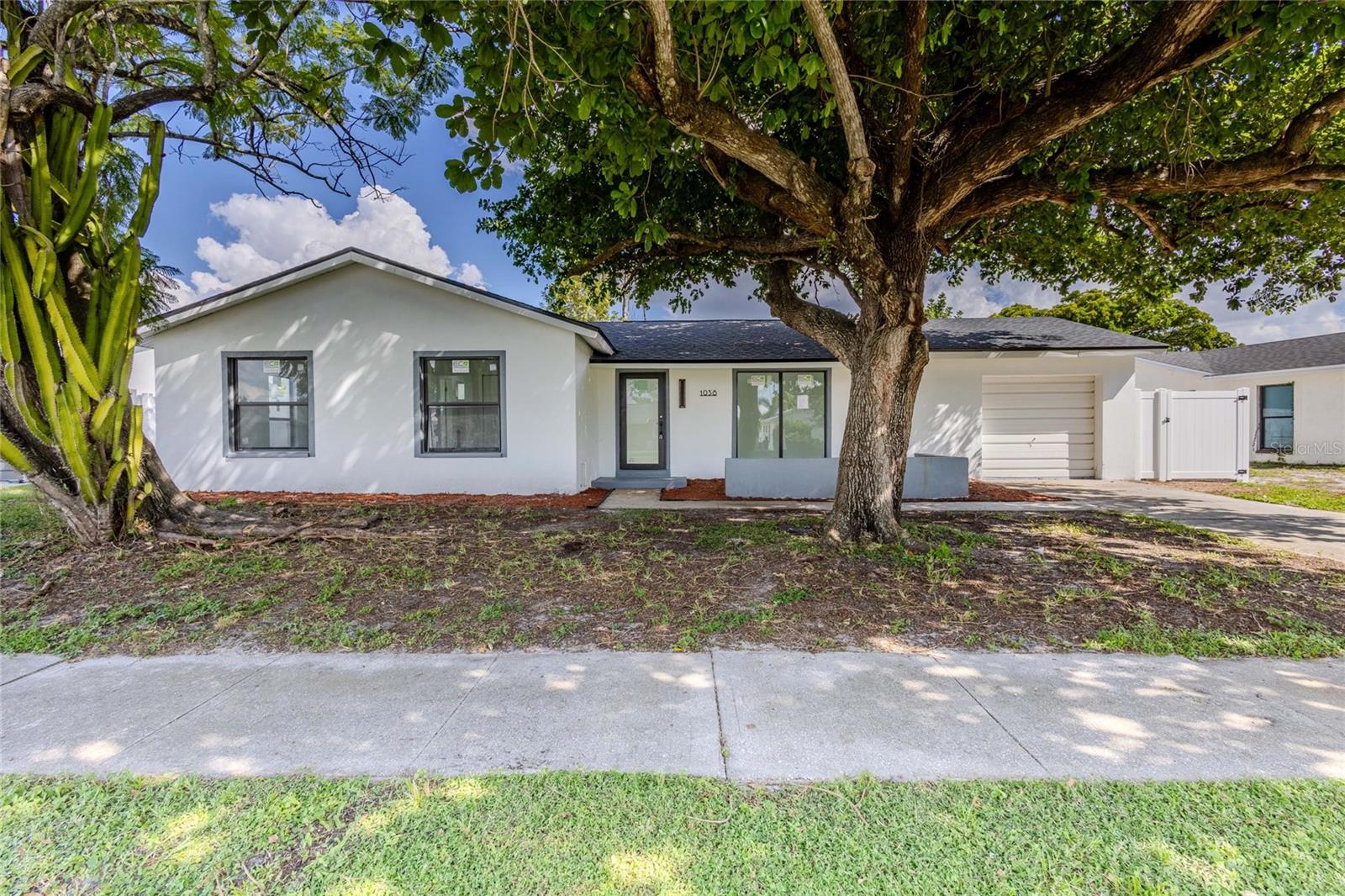 1038 Ridgeway Dr — photo