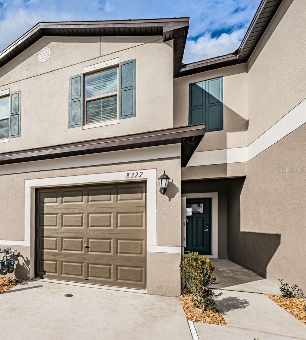 8327 Crescent Oaks Dr — photo
