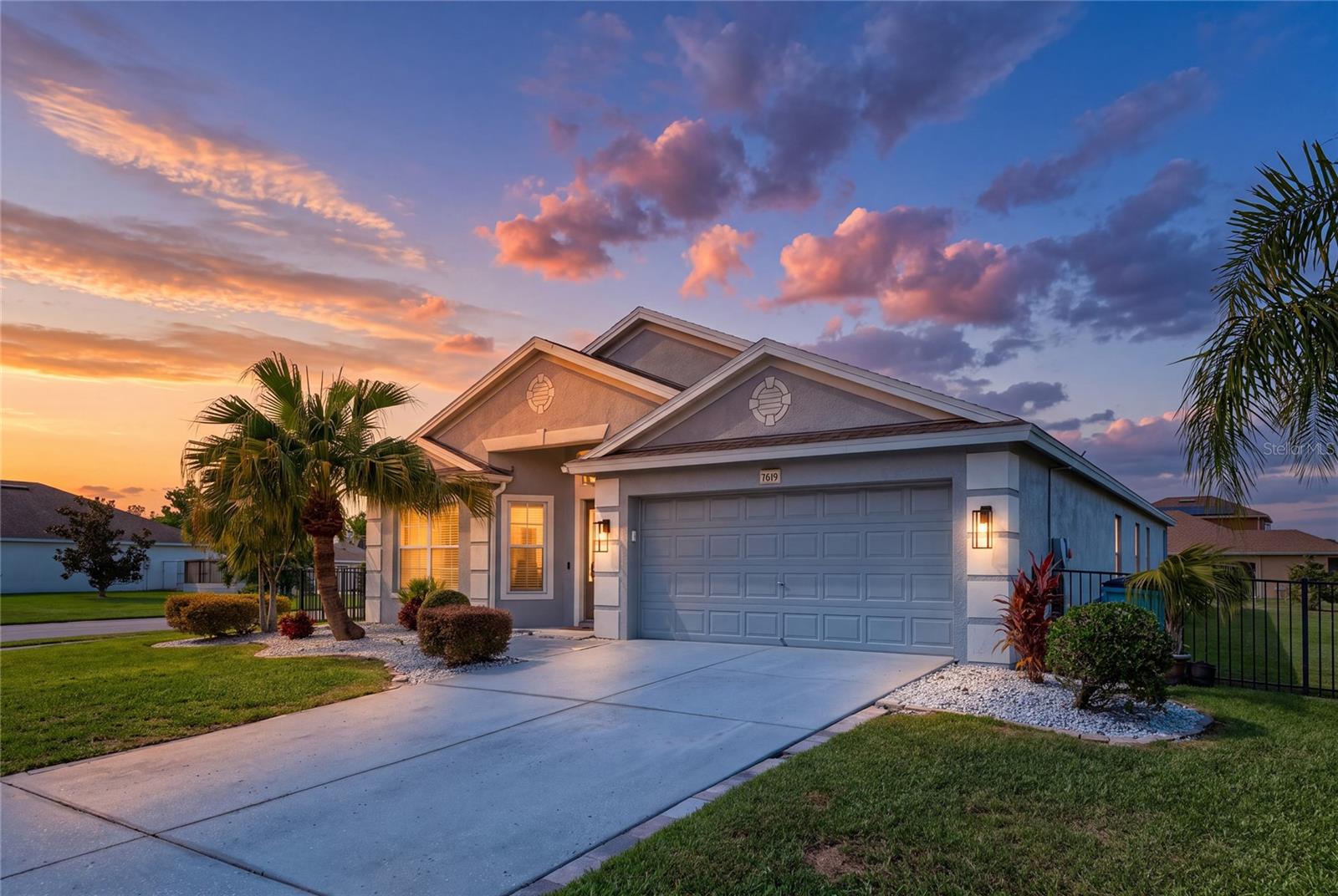 7619 Crescent Palm Dr — photo