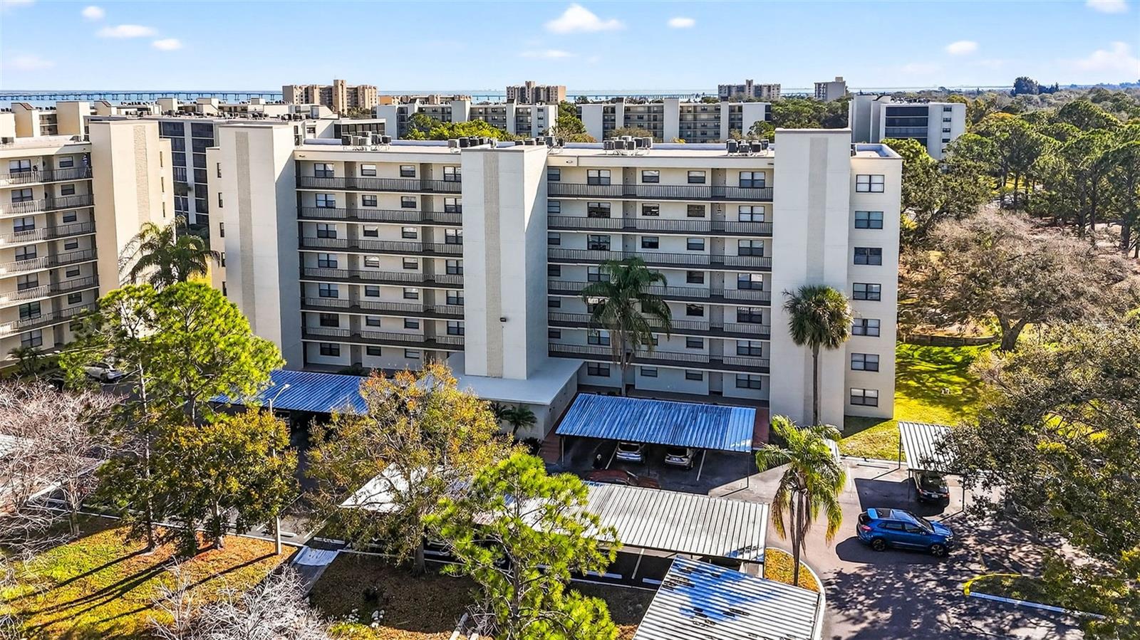 800 Cove Cay Dr #7D — photo