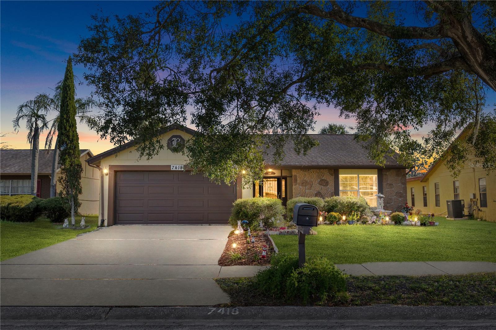 7418 Riverbank Dr — photo