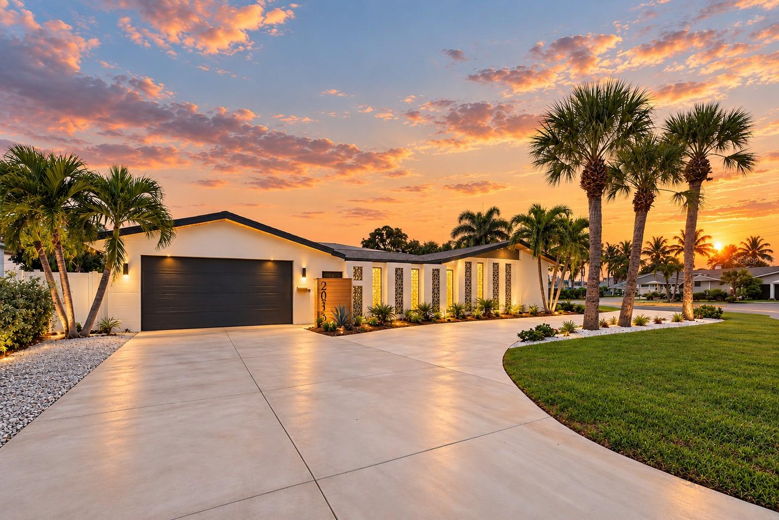 2015 Dolphin Blvd S — photo