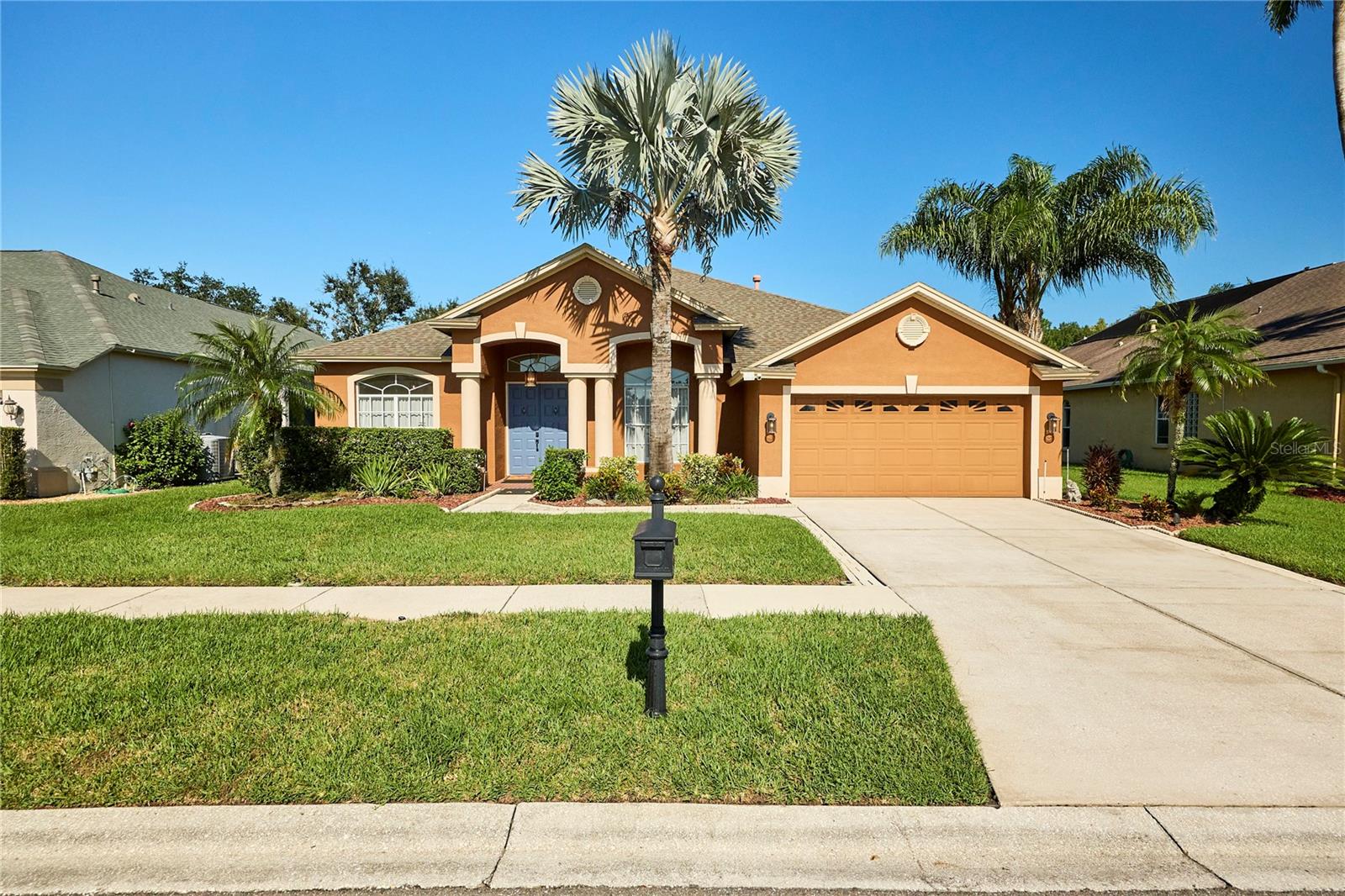 18016 Royal Forest Dr — photo