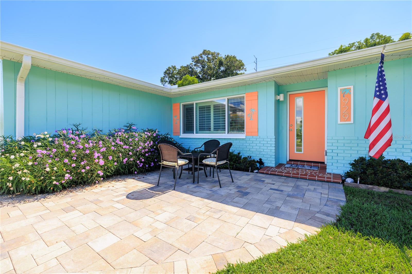 929 Santa Monica Dr — photo