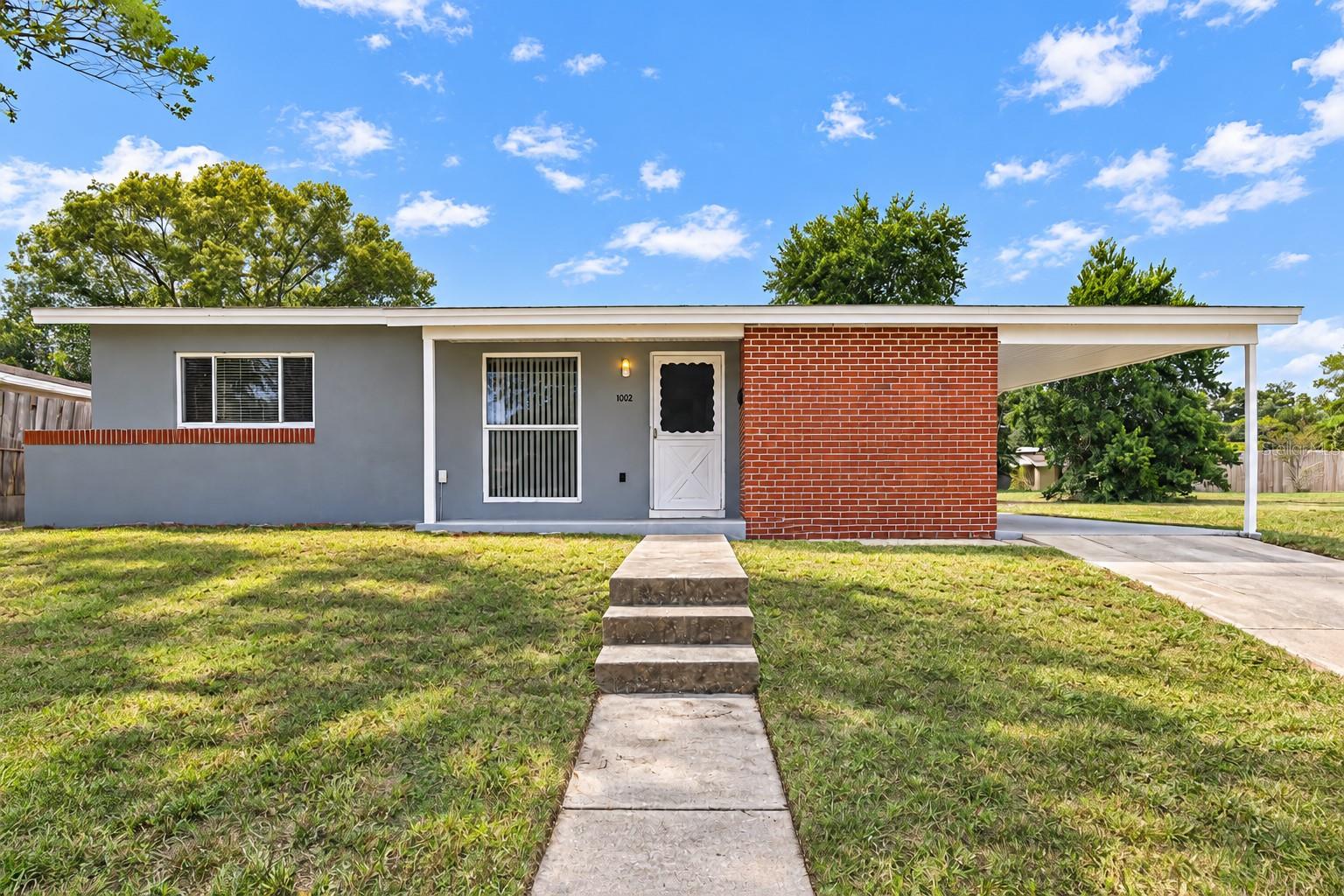 1002 Cobblestone Dr — photo