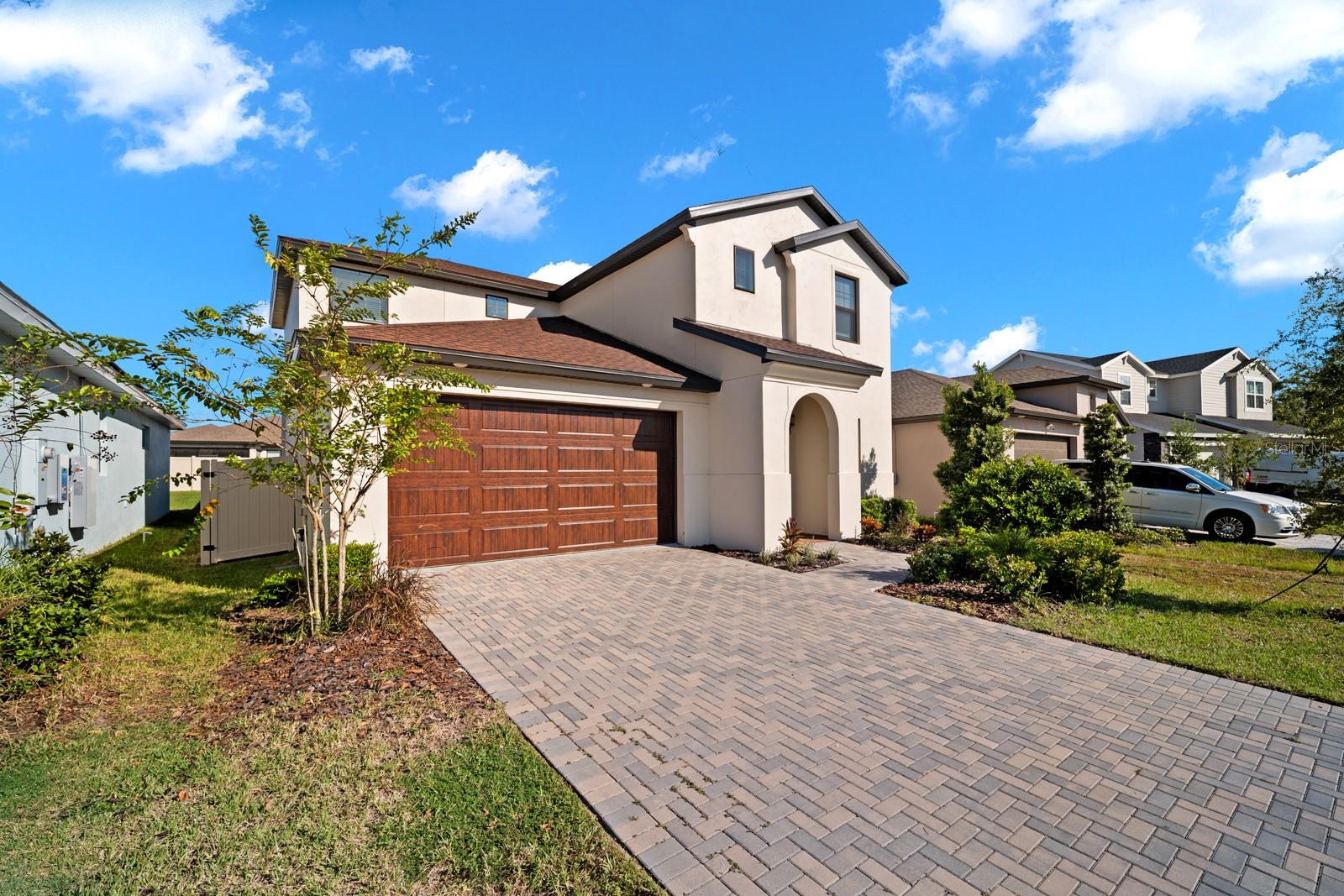 82 Hillshire Pl — photo