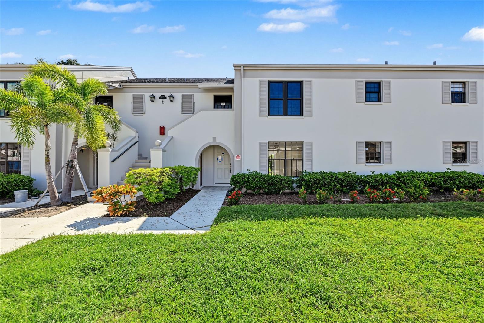 2460 Heron Ter #102E — photo