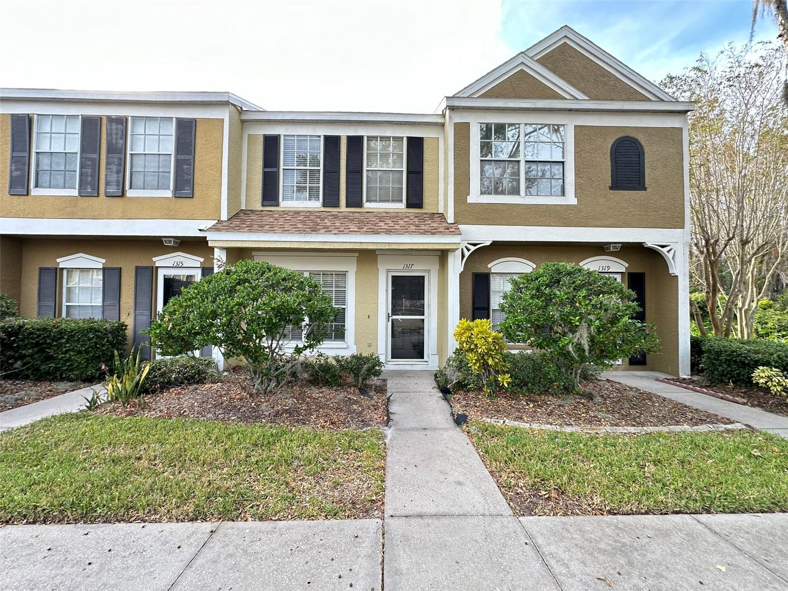 1317 Costa Mesa Dr — photo