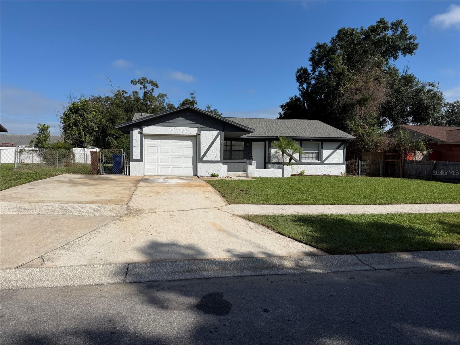 511 Cocoplum Dr — photo