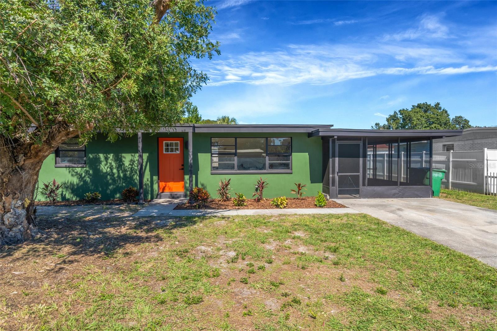 4003 W Montgomery Ter — photo