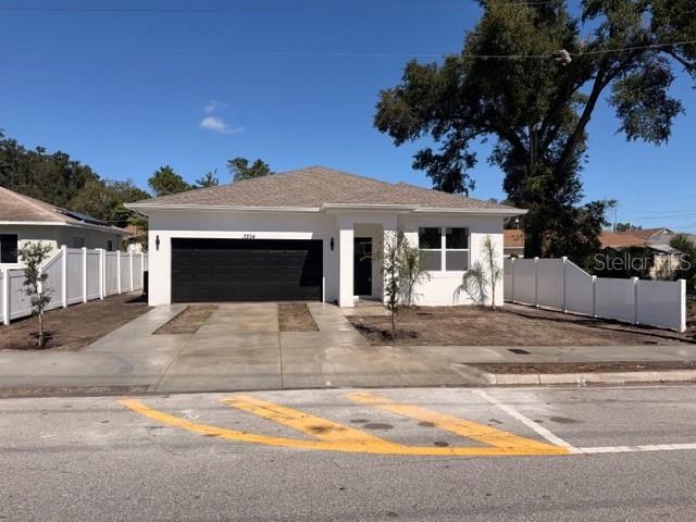 3204 E Columbus Dr — photo