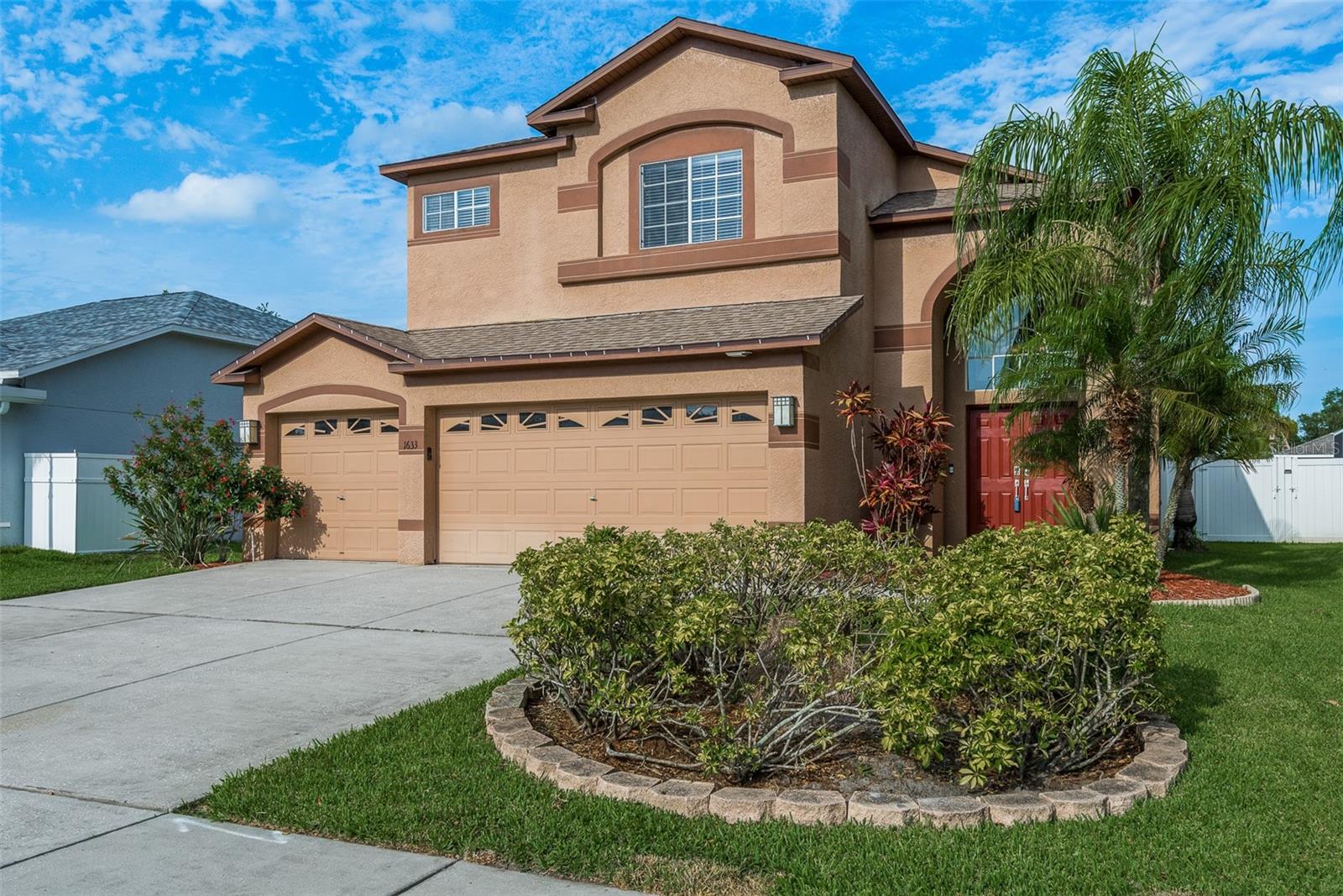1633 Shady Oaks Dr — photo