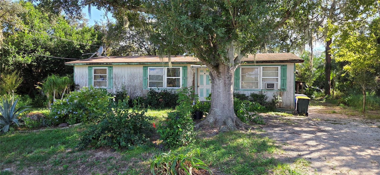 1441 Crossview St — photo