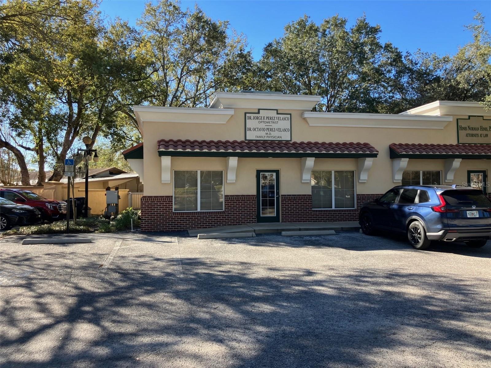 1308 W Fletcher Ave — photo