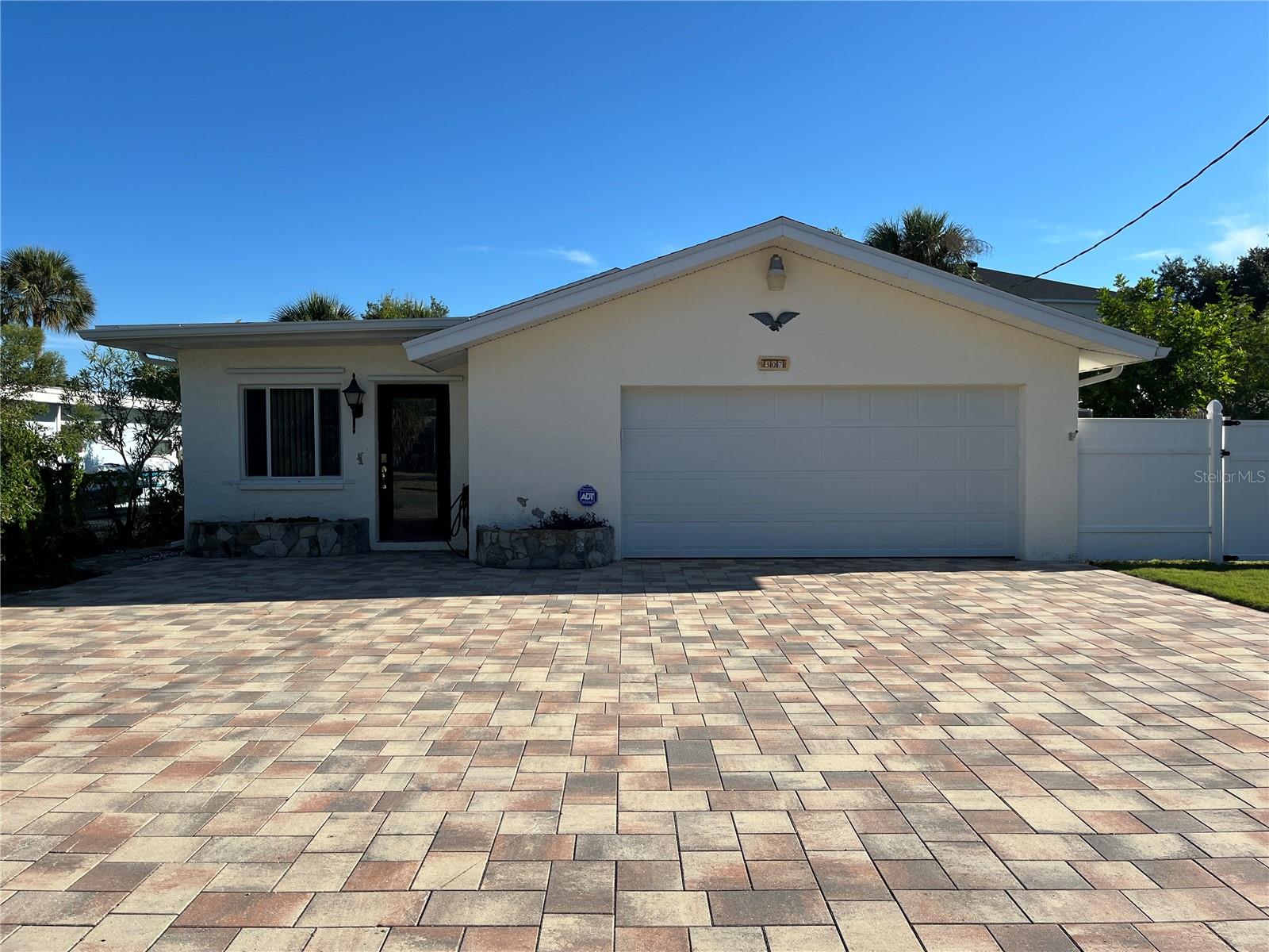 307 La Hacienda Dr — photo