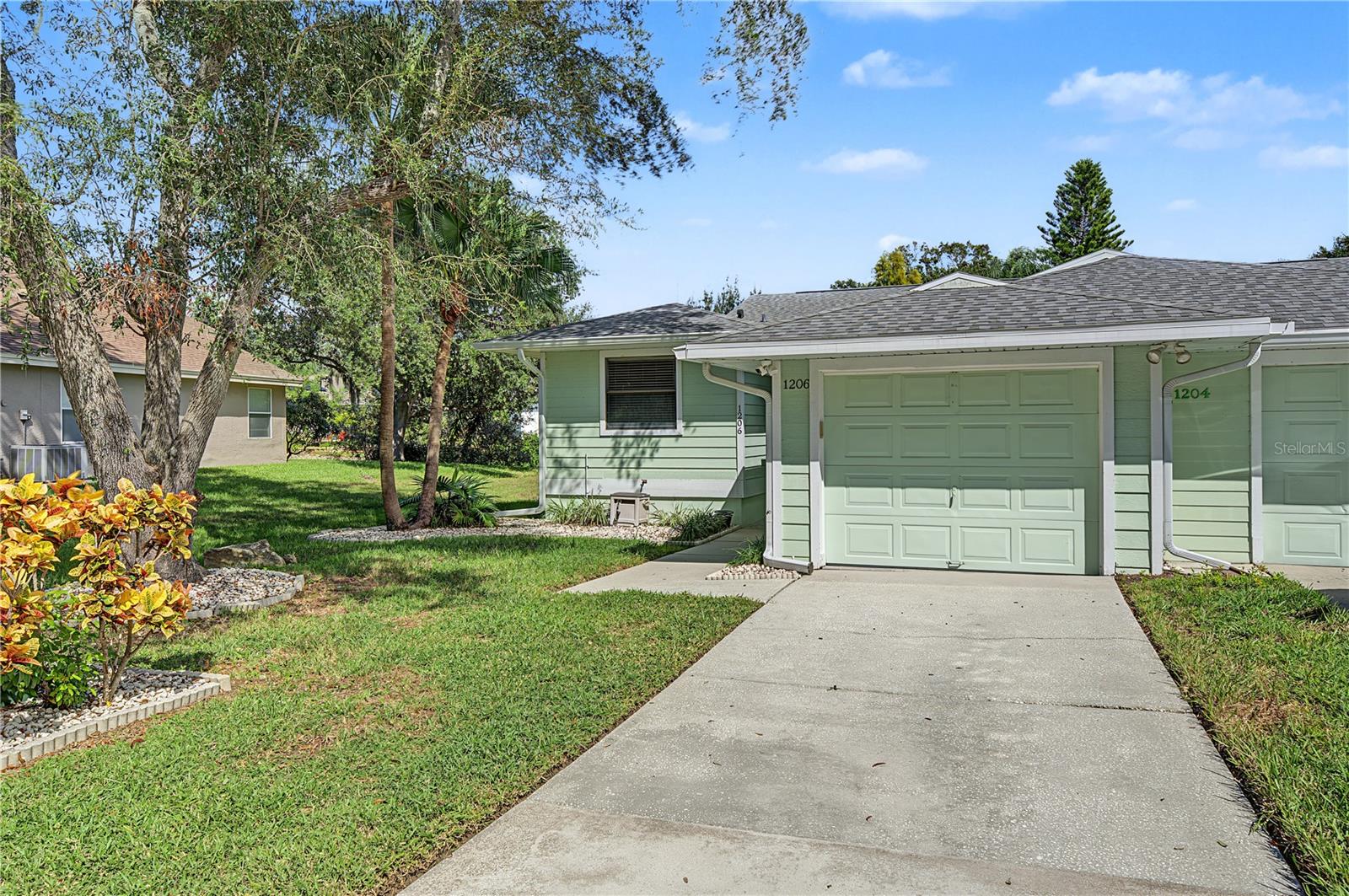 1206 S Pointe Alexis Dr — photo