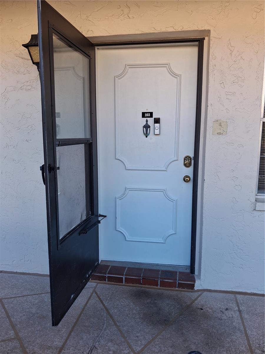 831 Maple Ct #103 — photo
