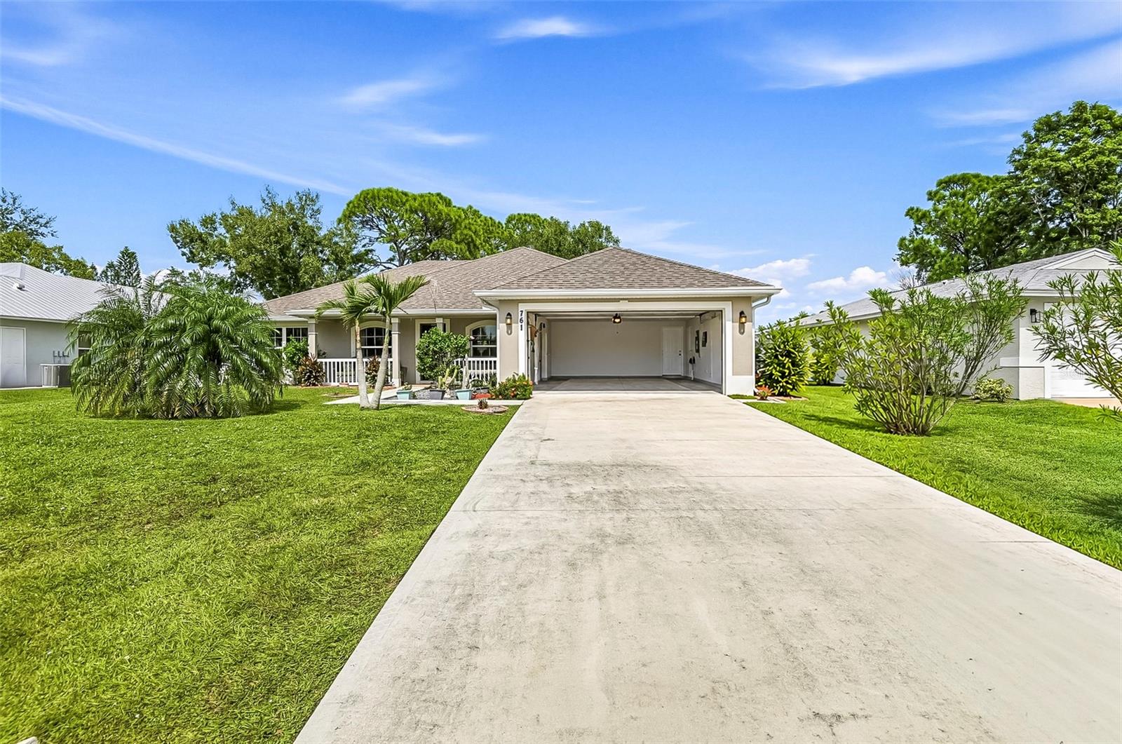 761 Periwinkle Dr — photo