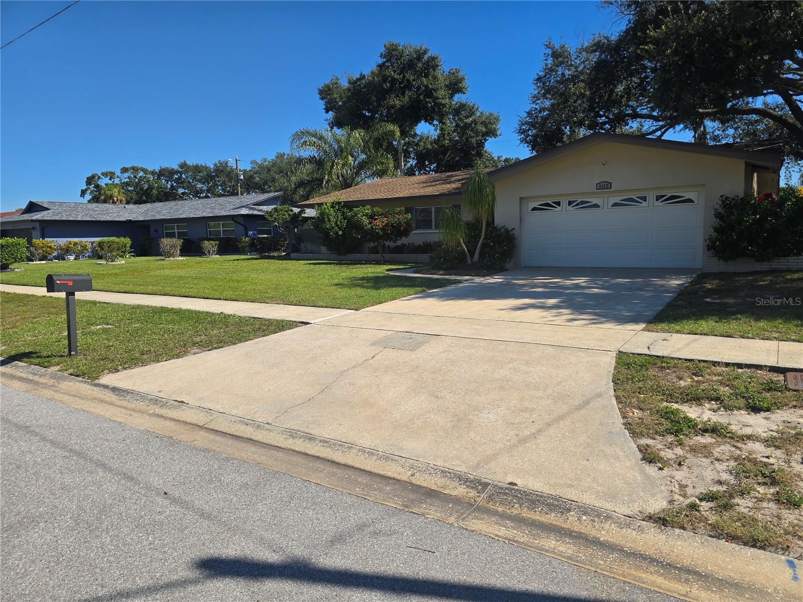 1117 Webb Dr — photo