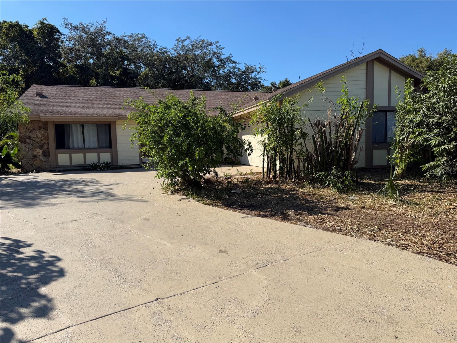 7207 Cheshire Ct — photo