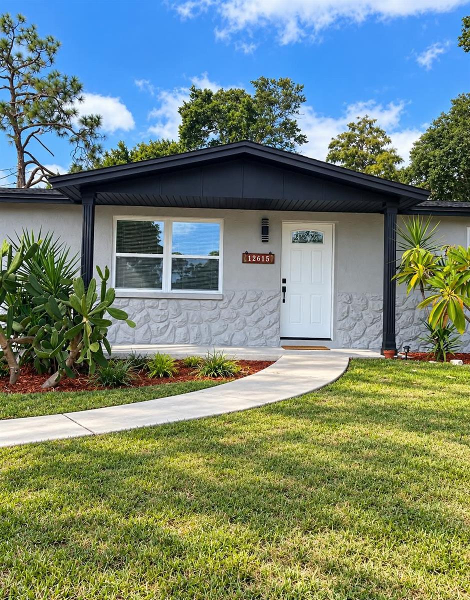 12615 Capitol Dr — photo