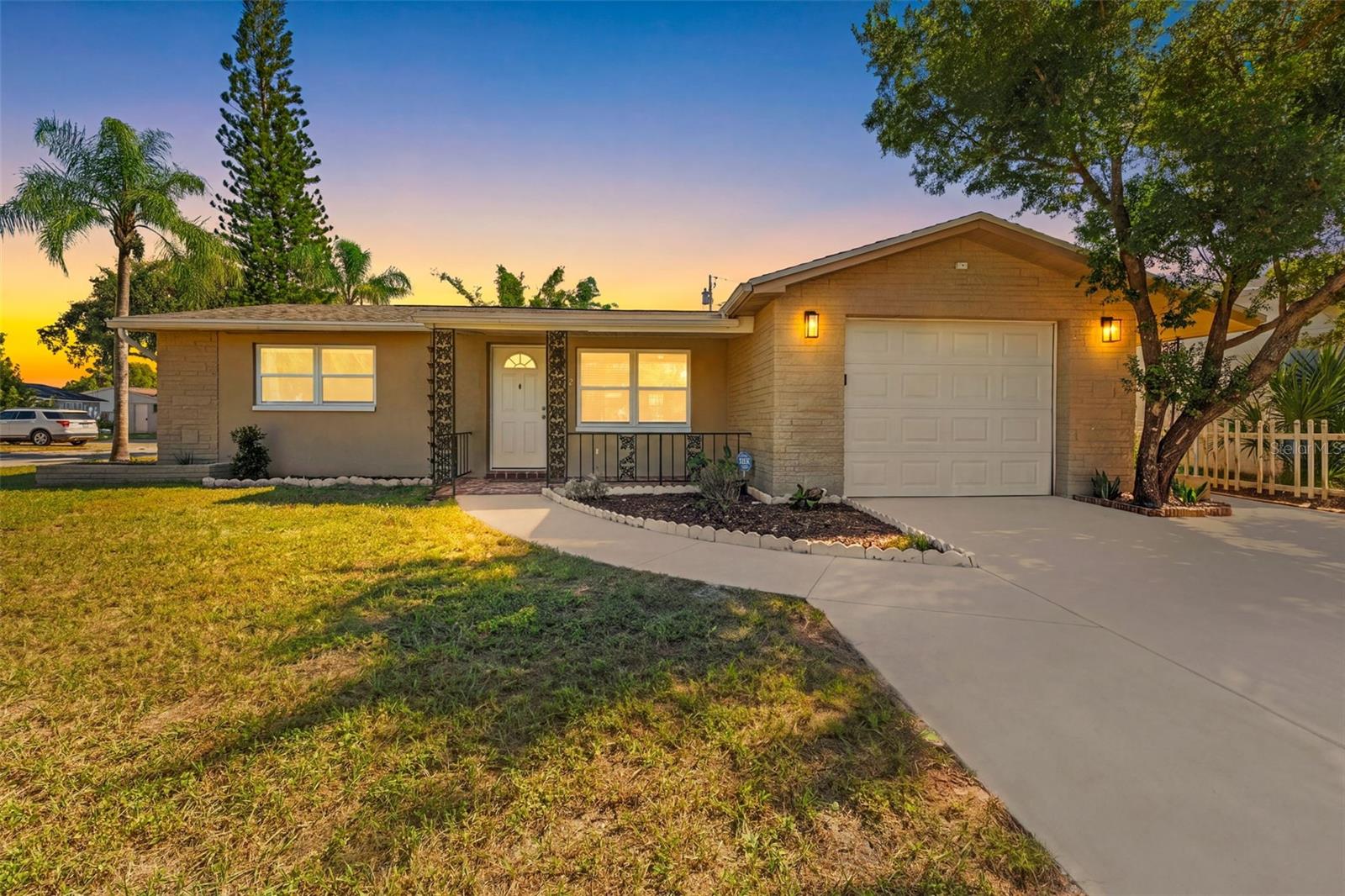 1102 Croydon Ln — photo