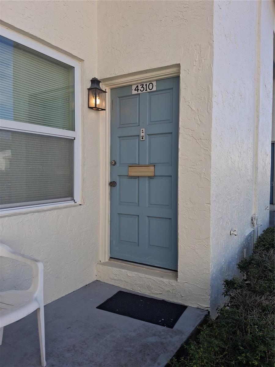 4310 La Mora Ct — photo