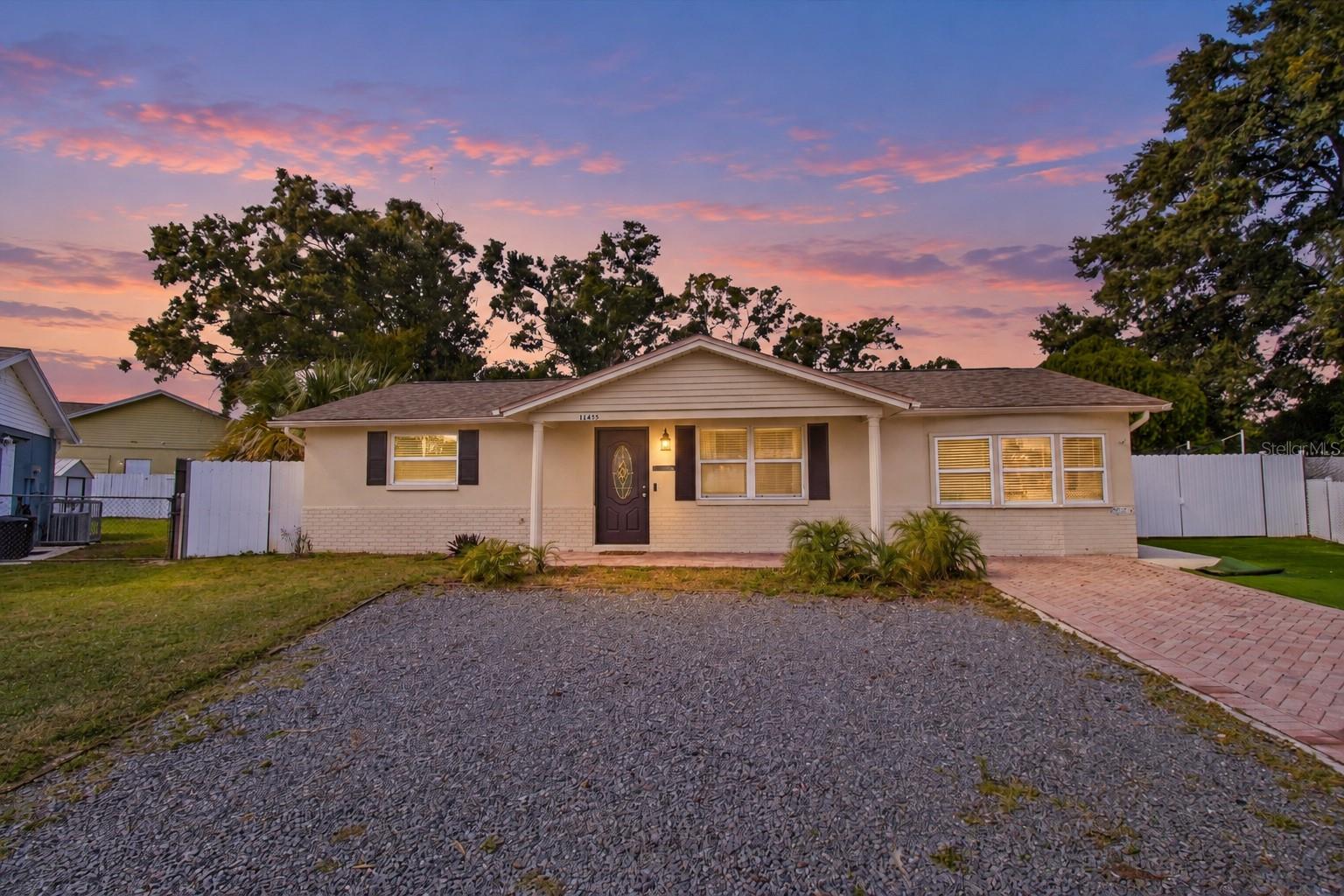 11625 Crystal Lake Dr — photo