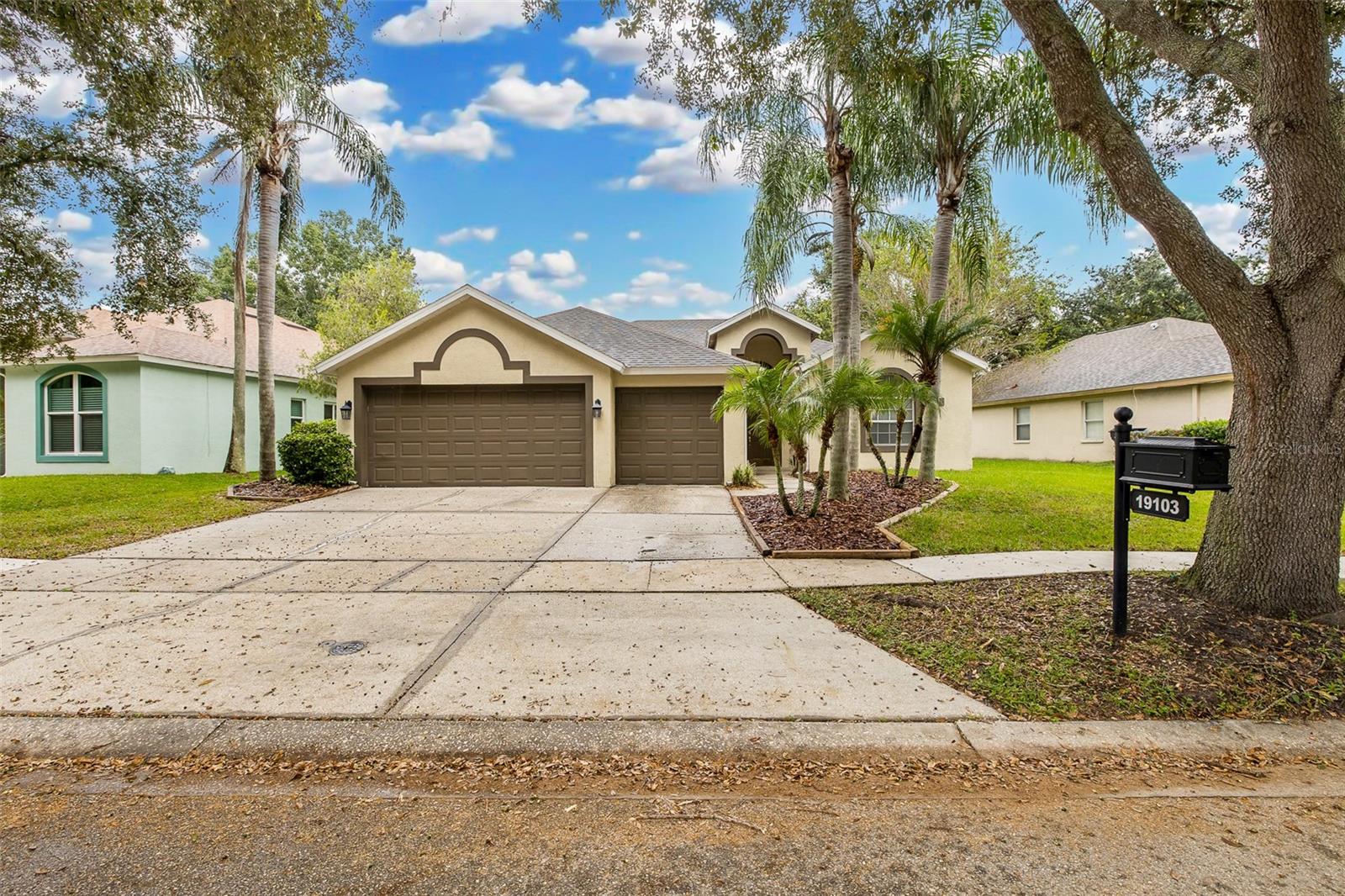 19103 Dove Creek Dr — photo