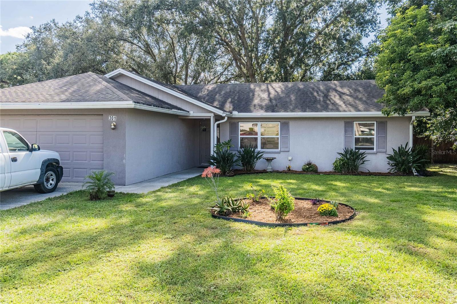301 Louis Edward Ct — photo