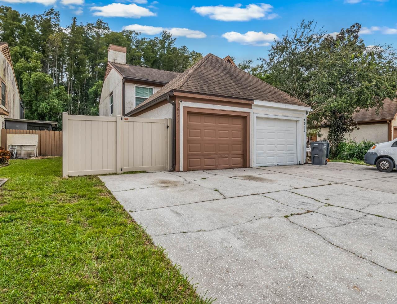 4010 Huxford Ct — photo