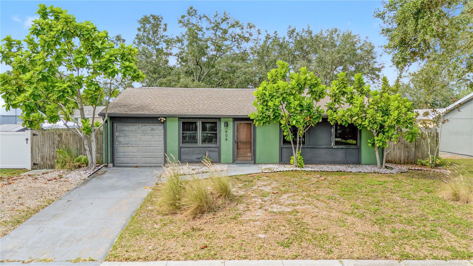 608 Timber Bay Cir E — photo