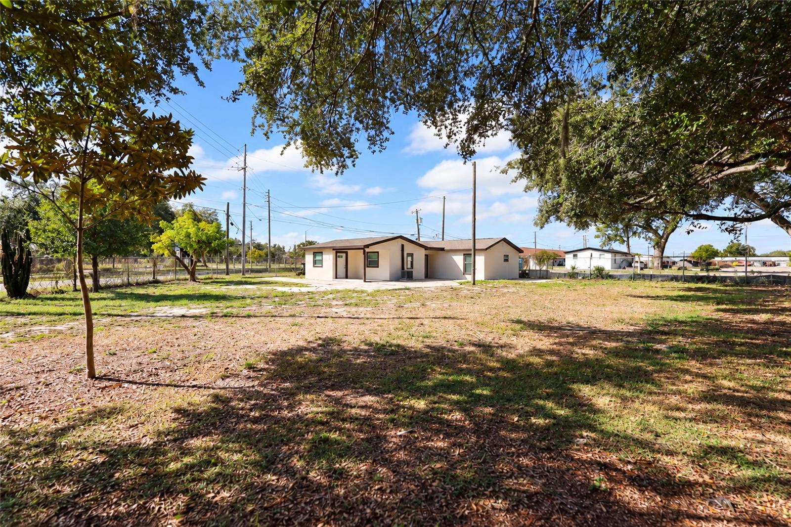 600 N Eastside Dr — photo
